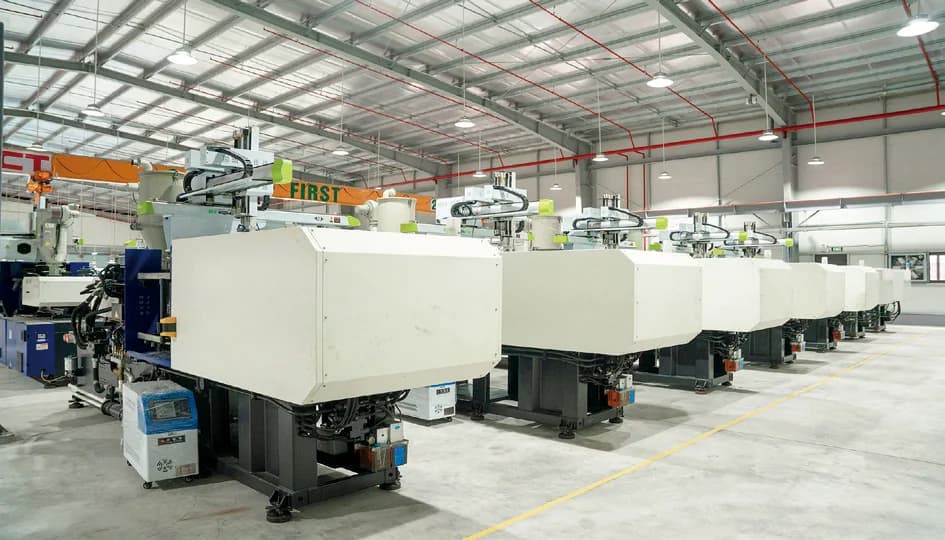 KCT production floor with manufacturing machines